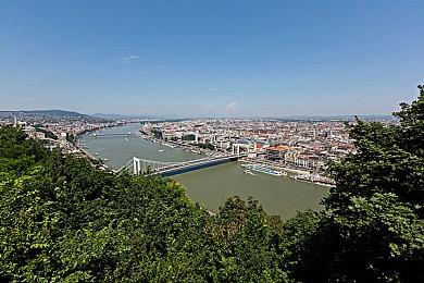 《师父》发布格斗俱乐部预告 游戏延期至2022年初